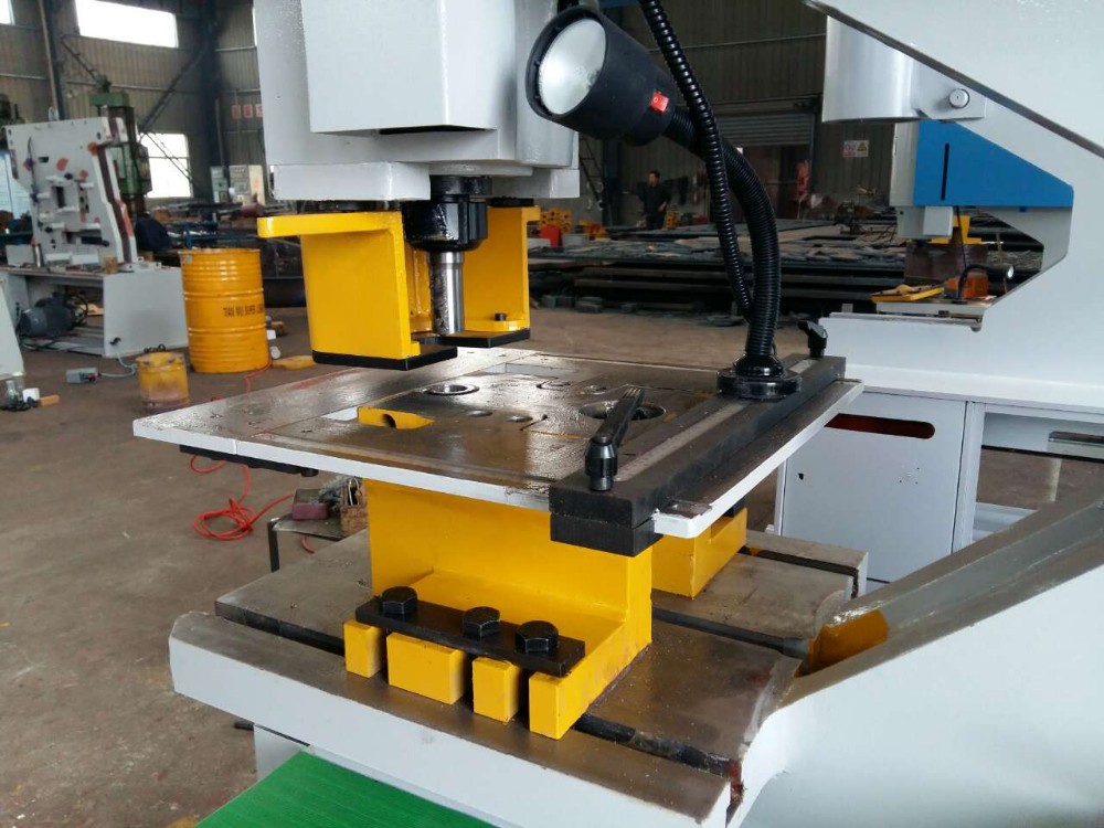 110 Ton Metal Sheet Press Corner Pagputol Hydraulic Ironworker Machine
