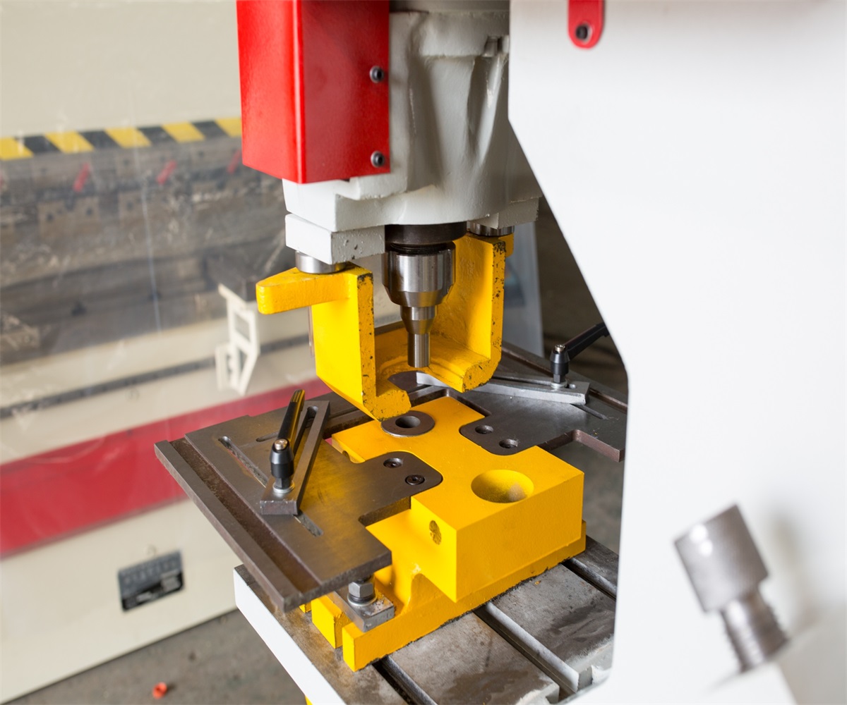 China Hydraulic Ironworker Machine Coin Press Machine Iron Worker China Hydraulic Ironworker Machine Coin Press Machine Iron Worker