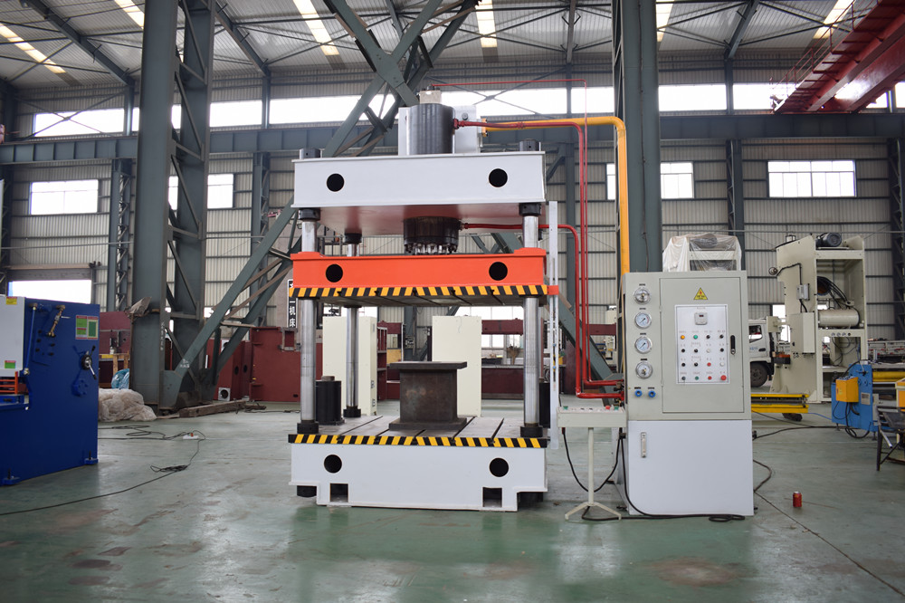 Gamay nga Hydraulic Press Ug Mould Upat ka Kolum nga Hydraulic Oil Pressing Machine